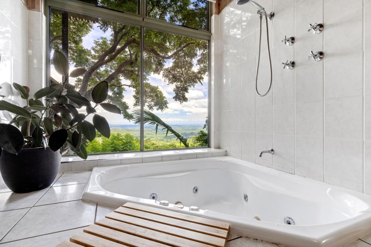 Treetops Seaview Montville Extérieur photo